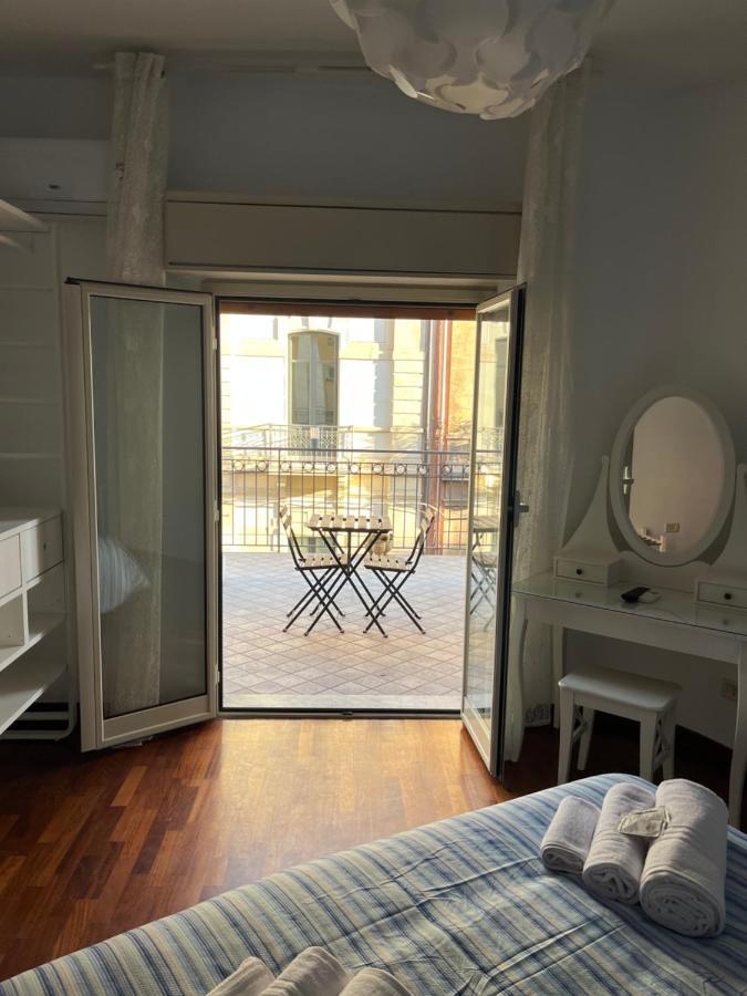 Umberto Street Hotel Катания Екстериор снимка